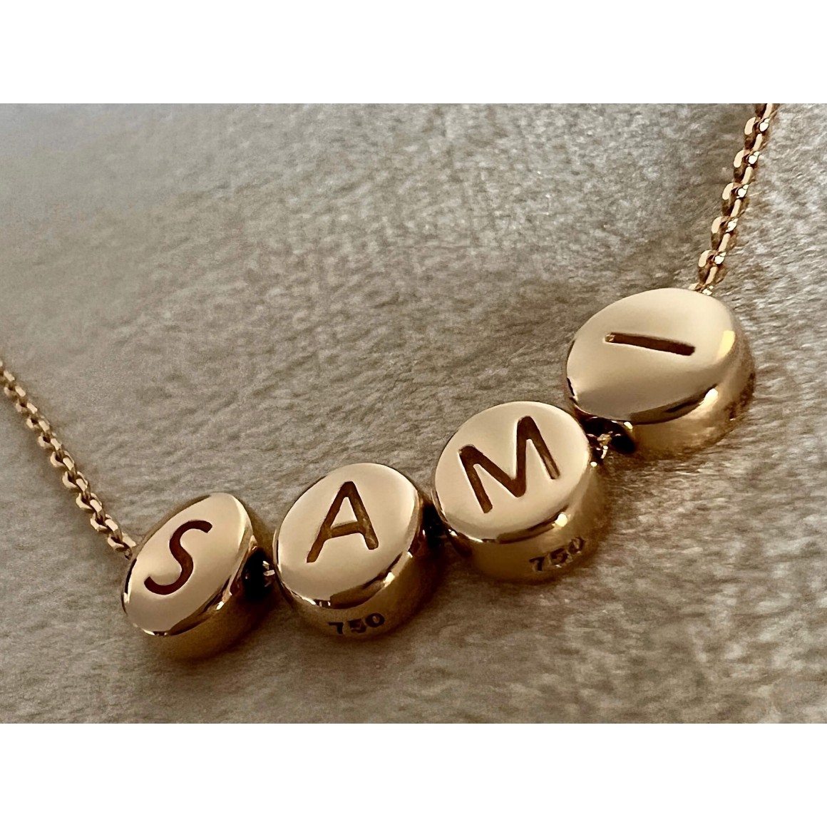 strawberry & cream letter halskette 18 karat gold ankerkette diamantiert