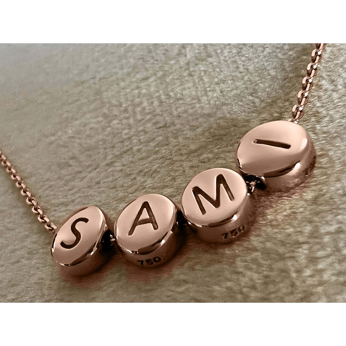 strawberry & cream Letter Halskette diamantierterAnkerkette  vier Buchstaben 